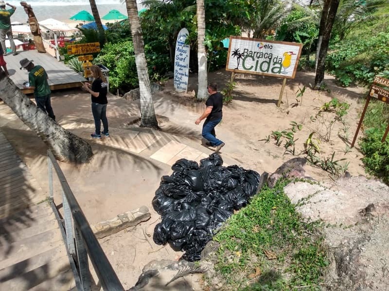 Idema orienta prefeituras e população no RN sobre manchas nas praias