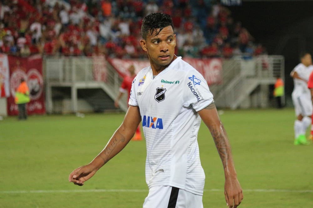 Semana positiva para o ABC após negociação arrastada: Wallyson renova até o fim do Brasileiro 2020