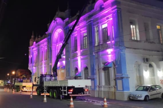 Prefeitura inicia instalação da decoração natalina na capital; conheça novidades