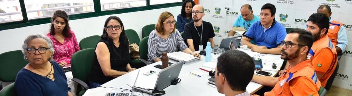 Governo do Estado abre cadastro de voluntários para mutirões de limpeza de óleo nas praias