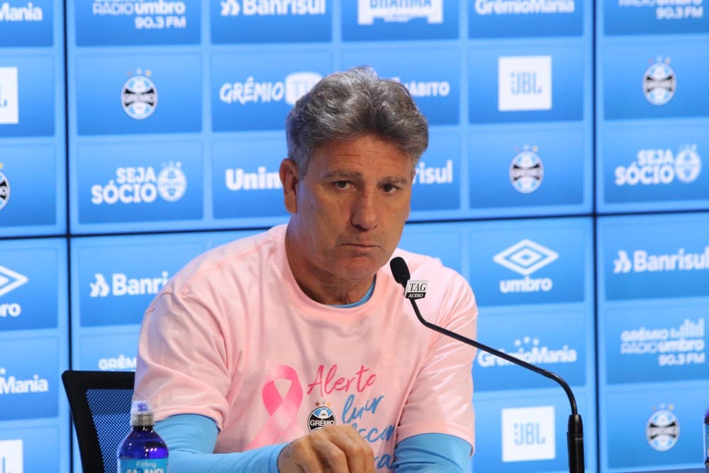 Renato Gaúcho vê "futebol brasileiro acabando", livra somente 4 times, e diz que restante "joga feio", apenas para "se defender"