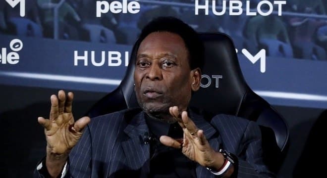 Pelé completa 79 anos com menos aparições públicas