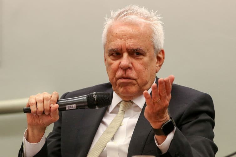 Vazamento de óleo que tem sido retirado do litoral do Nordeste é a maior agressão ambiental do país, avalia Petrobras