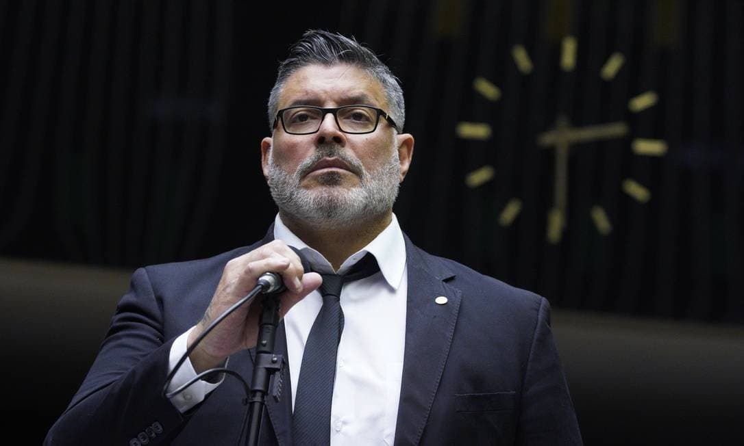 Há três pedidos de impeachment de Bolsonaro prontos, diz Frota