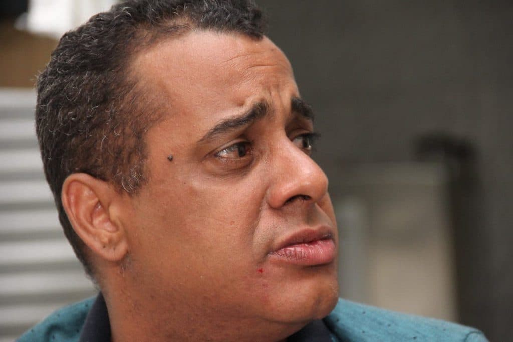 Xexéu, ex-cantor do Timbalada, tenta suicídio e anuncia uso de drogas: “Minha fraqueza”
