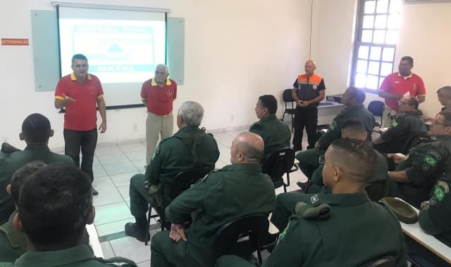 Defesa Civil de Natal forma voluntários para atuar em situações de crise