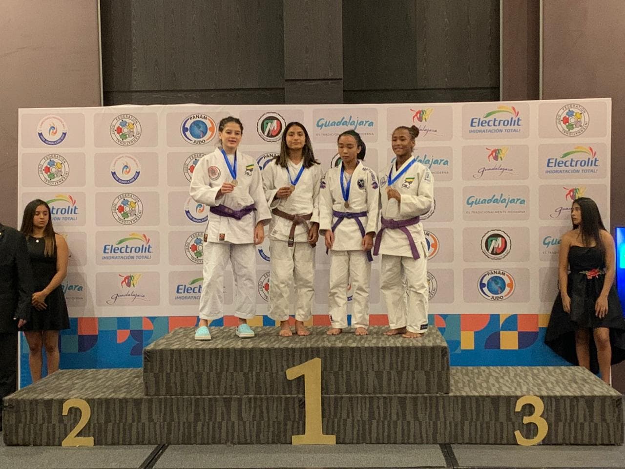 FOTOS: Colecionadora de medalhas nacionais e internationals, potiguar de apenas 13 anos conquista o vice-campeonato Pan Americano de Judô no México, na categoria sub-15