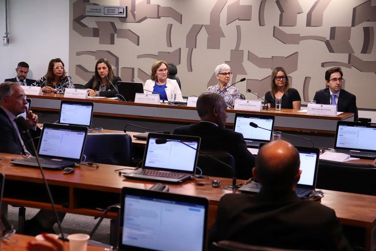 Zenaide antecipa parecer contrário a projeto que sobrepõe cotas e diminui inclusão de pessoas com deficiência