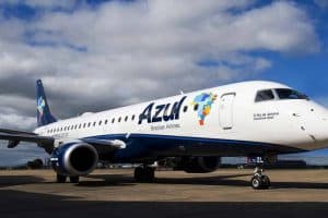 Presidente da Azul compra aviões mais econômicos e avisa que preço da passagem vai cair