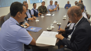 Prefeito Taveira assina termo para dar início às obra do Centro Cultural em Parnamirim