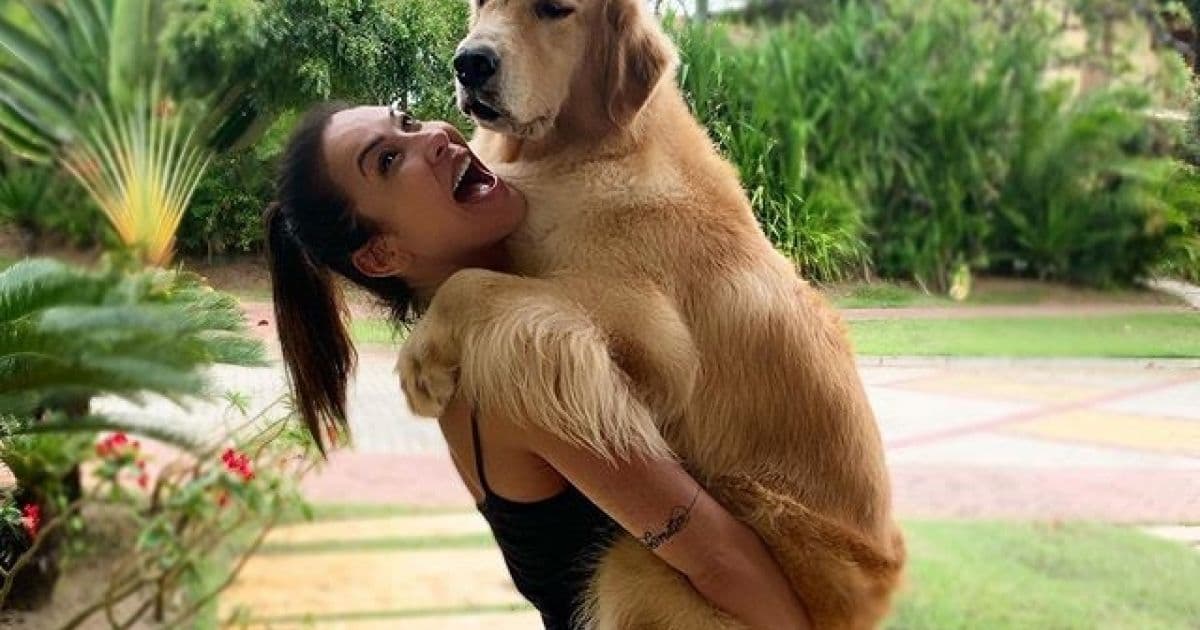 Scheila Carvalho dança funk com cadela e irrita seguidores nas redes sociais