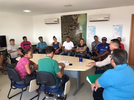 Semurb orienta quiosqueiros notificados na orla de Ponta Negra