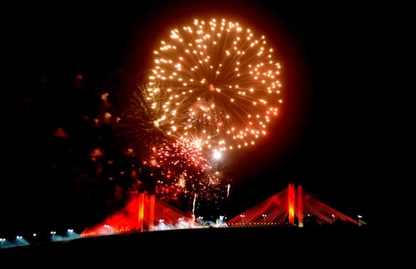 Réveillon em Natal reserva queima de fogos de até 13 minutos nas zonas Sul e Norte; veja mais sobre os shows pirotécnicos