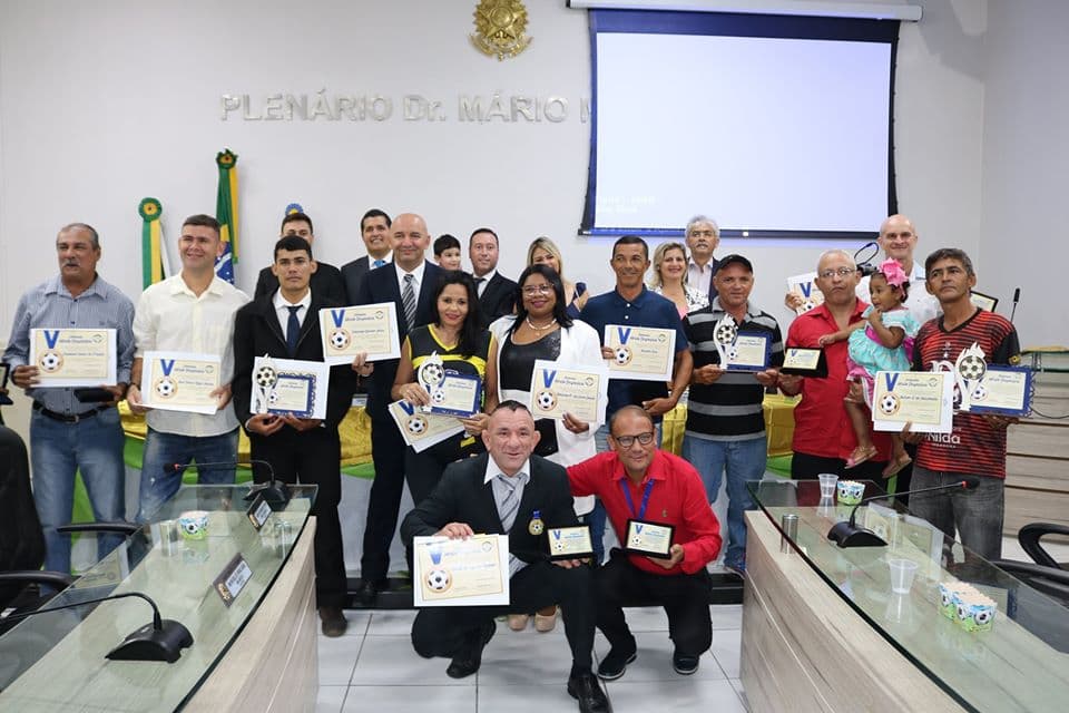 Câmara de Parnamirim homenageia esportistas com Comenda Mérito Desportivo