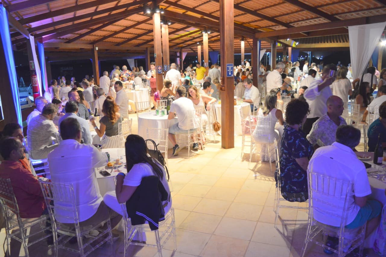 Iate Clube de Natal comercializa as últimas mesas para o “Reveillon a Bordo”, que terá “espaço kids” para criançada