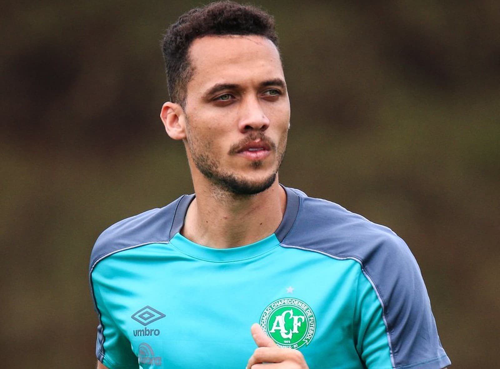 Sobrevivente do voo da Chape, Neto se aposenta aos 34 anos