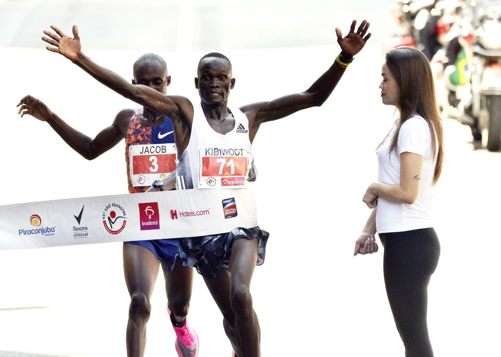 FOTOS: Quênia domina pódio na 95ª Corrida de São Silvestre, com ultrapassagem espetacular no masculino