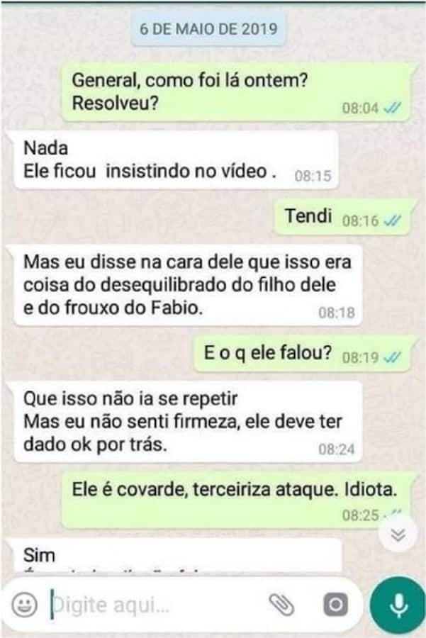 Eram falsas as mensagens atribuídas a Santos Cruz criticando Bolsonaro