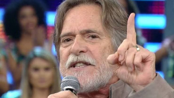BAIXOU O NÍVEL: José de Abreu insinua que Regina Duarte compactua com milicianos, homofóbicos e nazistas
