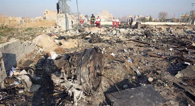 Queda de avião ucraniano é atribuída a ato terrorista do Irã, afirma jornalista