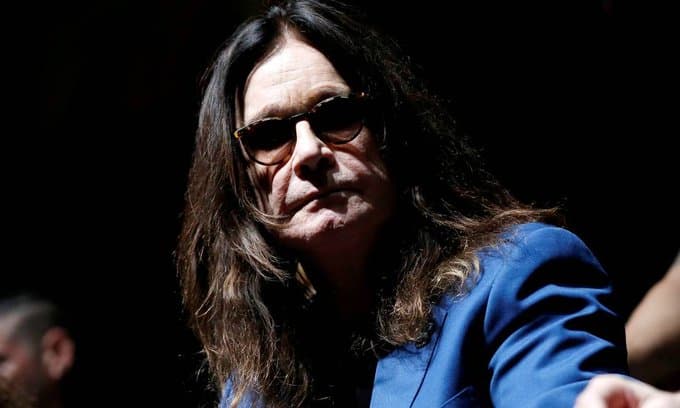 Cantor britânico Ozzy Osbourne revela que tem Doença de Parkinson