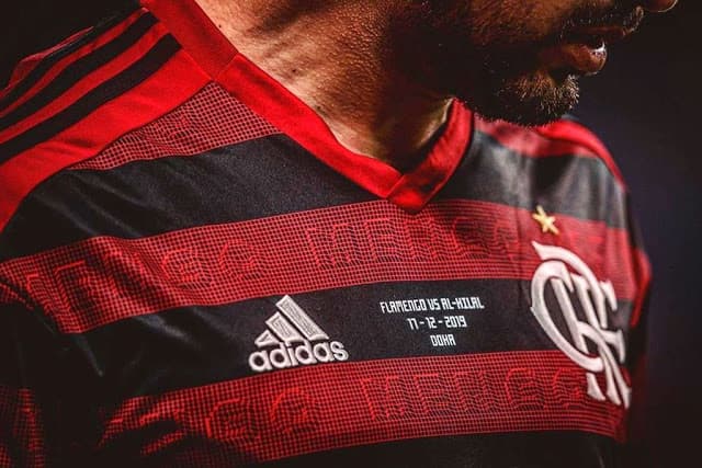 APÓS TÍTULOS: Camisas do Flamengo estão esgotadas desde dezembro e Adidas não dá previsão
