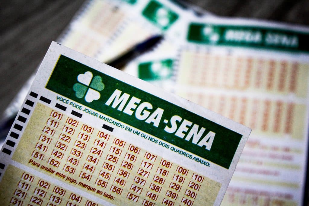 2020 AINDA SEM VENCEDORES: Mega-Sena acumula e próximo concurso deve pagar R$ 105 milhões