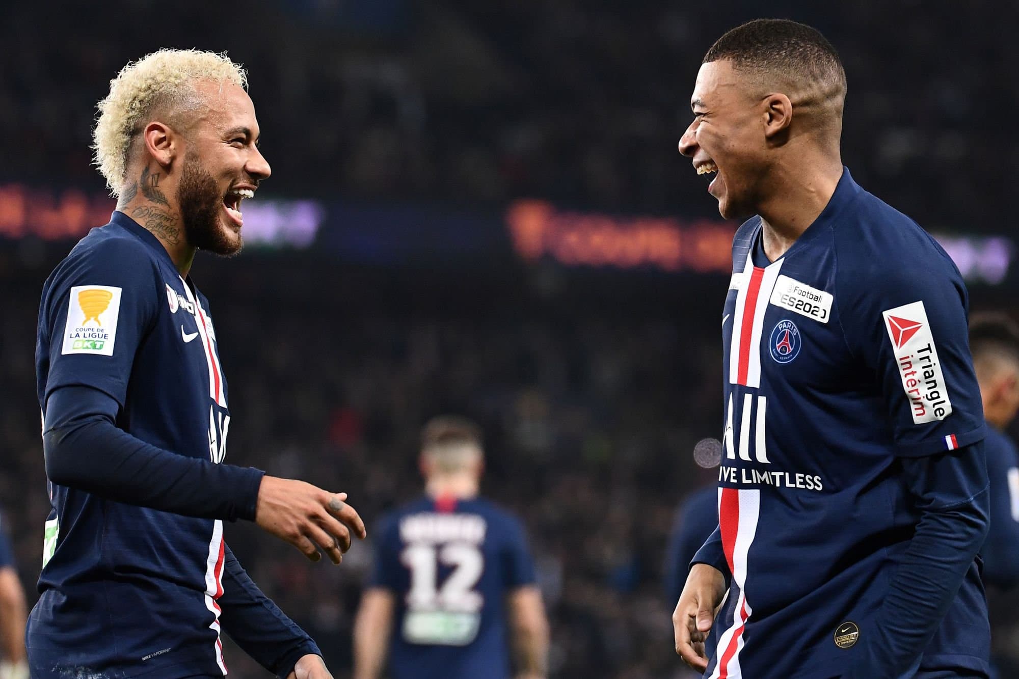 Neymar faz golaço, e PSG atropela Saint-Etienne com três de Icardi