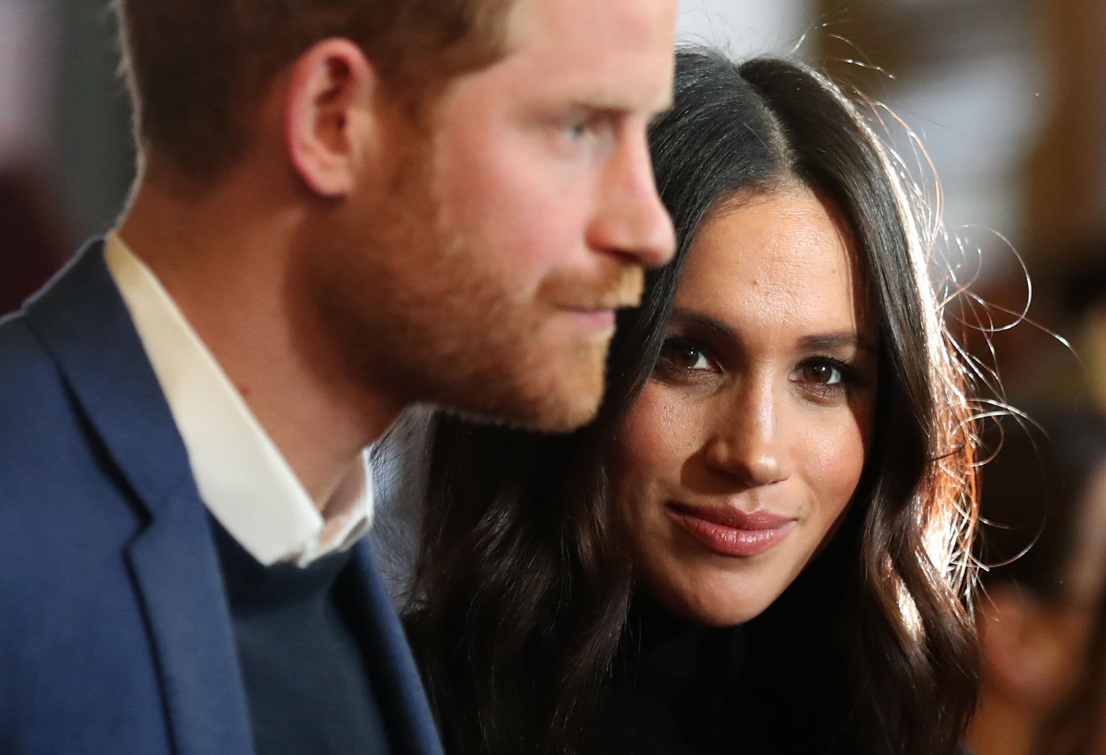 Racismo pode ter feito Harry e Meghan se afastarem da família real britânica