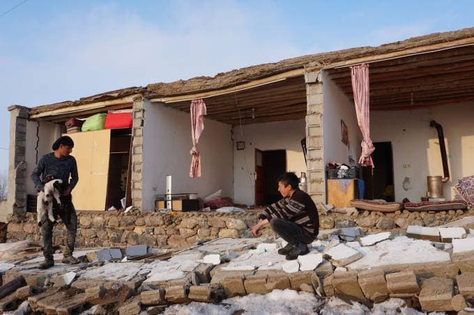 Terremoto mata nove pessoas na fronteira da Turquia com o Irã