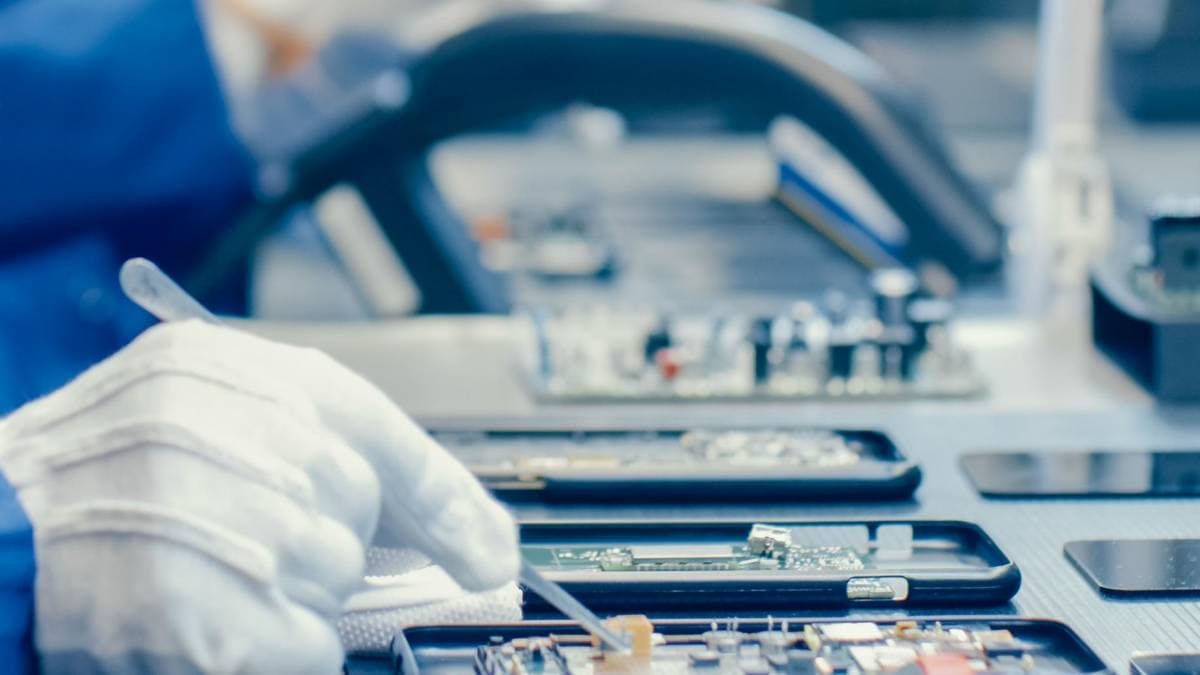Fábricas de celulares de LG e Motorola no Brasil param por falta de peças