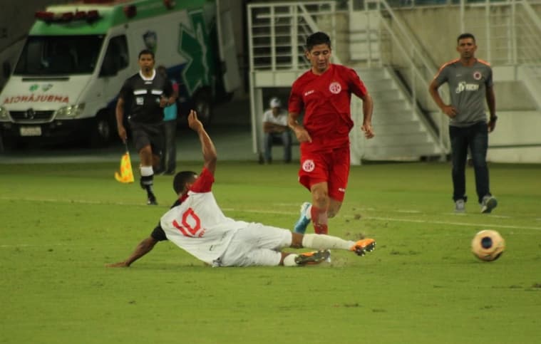 VÍDEO: América goleia o Força e Luz, e golaço de falta de goleiro é o primeiro da Arena das Dunas