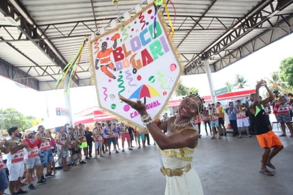 FOTO: Bloco dos Garis e Baiacu na Vara encerraram o Carnaval em Natal nesta quarta-feira de cinzas