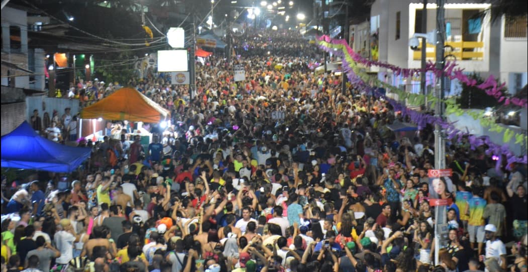 CARNAVAL EM PARNAMIRIM: Ricardo Chaves atraiu multidão em Pirangi nesse domingo