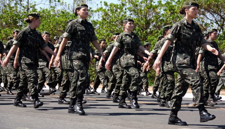 “Imaginação sem limites”, diz França sobre relatório militar brasileiro