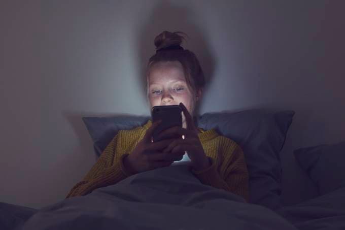 Estudo liga uso do celular com câncer em grupo específico de usuários