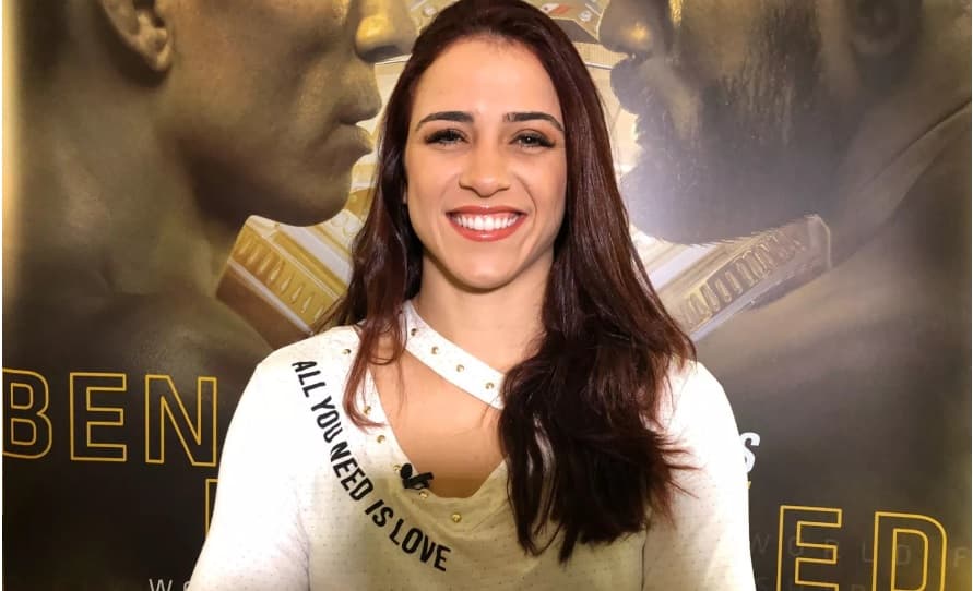 FOTOS: Brasileira estreante no UFC diz que olho roxo a fez deixar emprego