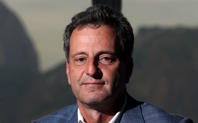 Presidente do Flamengo questiona famílias no CT: "Por que foram lá sem marcar?"