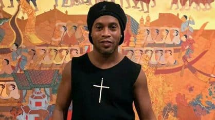 Ronaldinho vira réu em ação coletiva que pede R$ 300 milhões por pirâmide