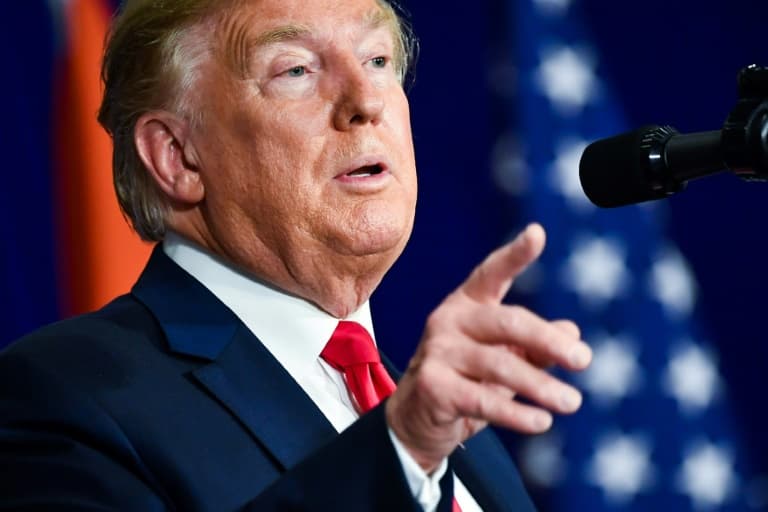 Trump minimiza confirmação de coronavírus no Brasil e elogia Bolsonaro: "É um grande amigo. Nós temos uma ótima relação"