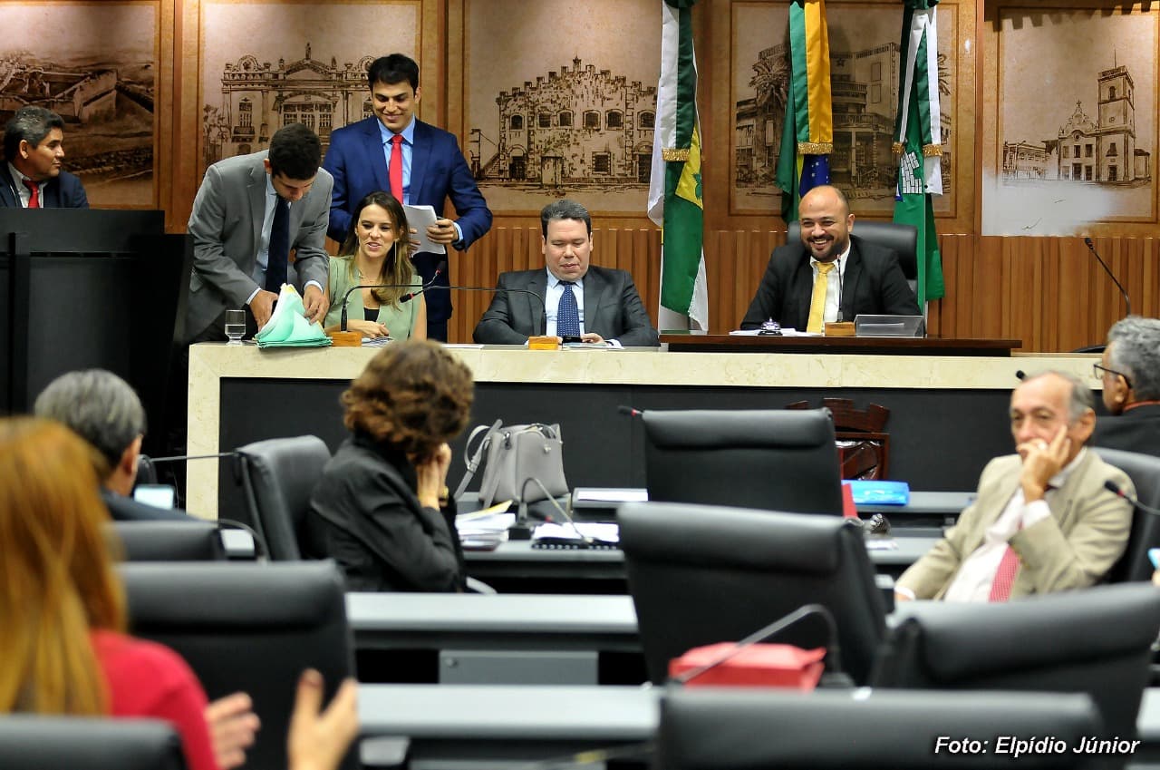 Câmara Municipal de Natal derruba veto do Executivo a projeto que garante banho solidário para moradores de rua