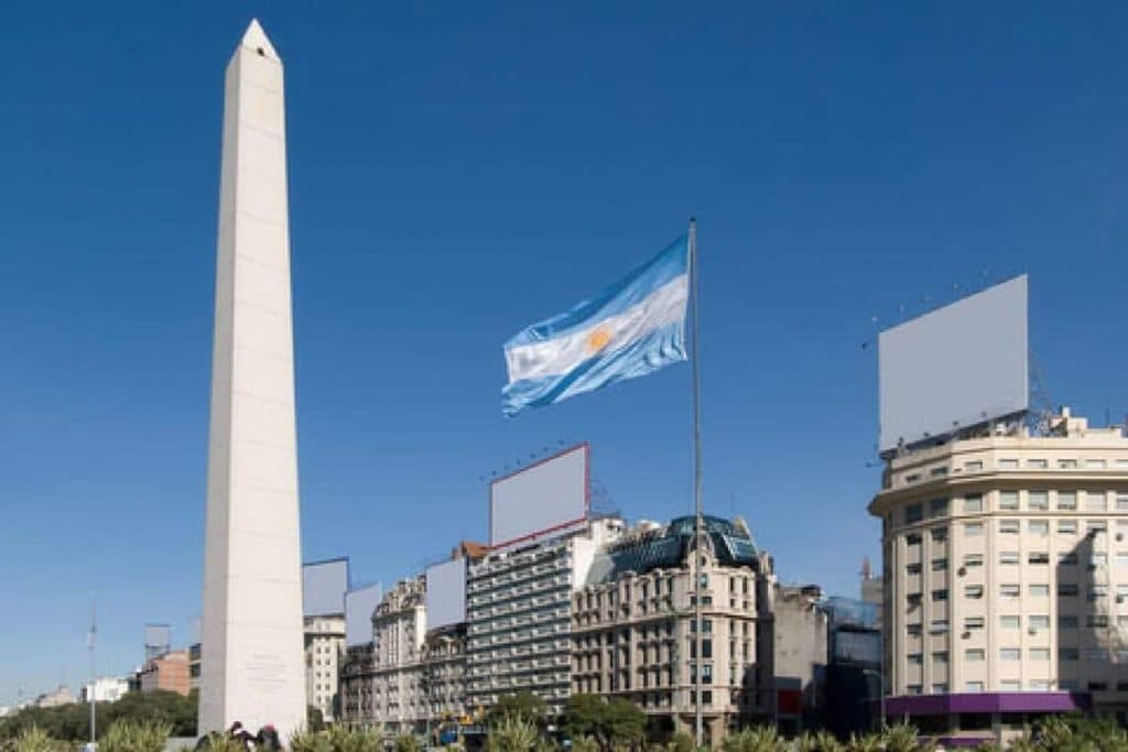 Argentina fecha fronteiras por 15 dias após avanço do coronavírus