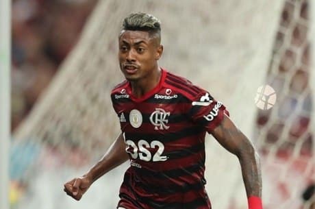 Bruno Henrique presta depoimento sobre CNH falsa; advogado alega "boa fé".