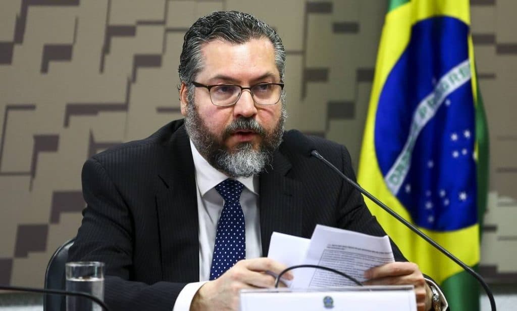 Chanceler de Bolsonaro diz que reação de embaixador chinês ‘foi inaceitável' e cobra retratação