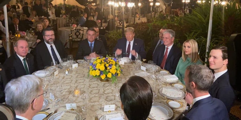 ‘Folha de SP' fica de fora de cobertura do jantar entre Bolsonaro e Trump