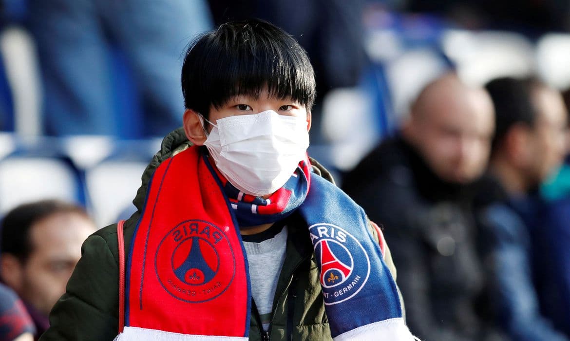 PSG e Borussia jogam com portões fechados pelas oitavas de final da Liga dos Campeões por causa do coronavírus