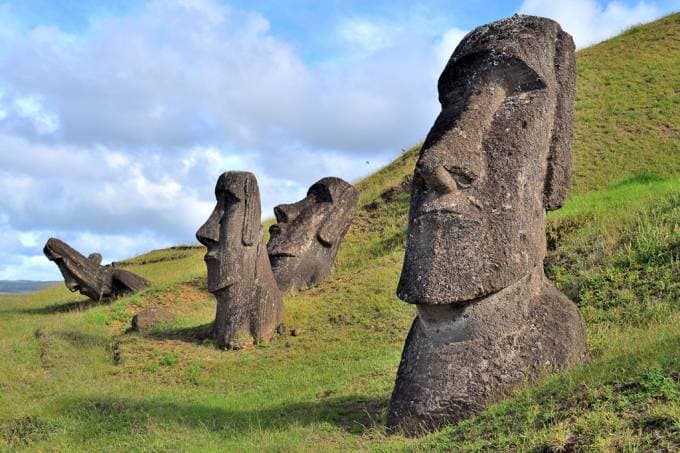Caminhonete destrói estátua sagrada na Ilha de Páscoa