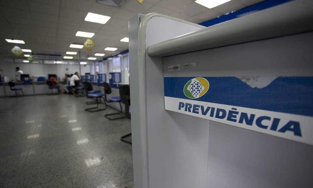 INSS fará levantamento de informais que vão receber voucher de R$ 600; Caixa fará pagamento
