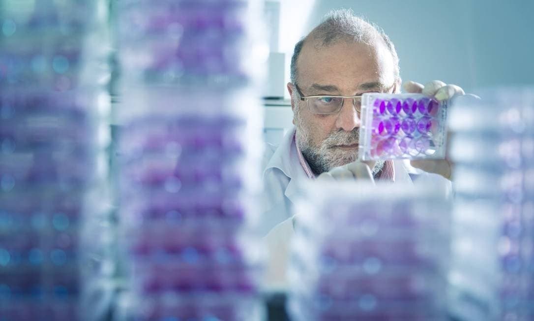 ‘Coronavírus é imprevisível, mas pode ser vencido', diz professor que investigou as epidemias do HIV e ebola