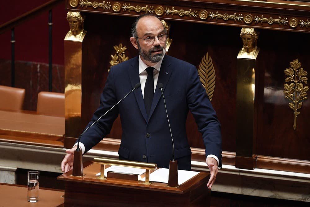 França mantém proibição a esportes coletivos, e primeiro-ministro diz: "Temporada 2019/20 não poderá ser retomada"